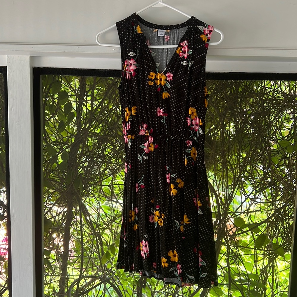 Summer, lightweight v-neck old navy dress